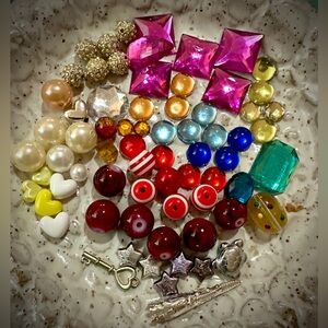 🥣 BEAD SOUP! 70 beads, spacers and cabochons in jewel tones and holiday themed❣️